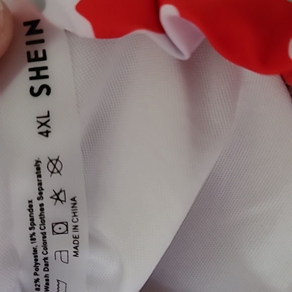 SHEIN red floral posie bathing suit top 4xl - Picture 4 of 5